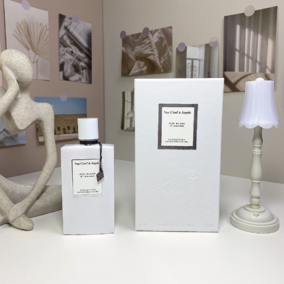 Van Cleef Arpels Oud Blanc