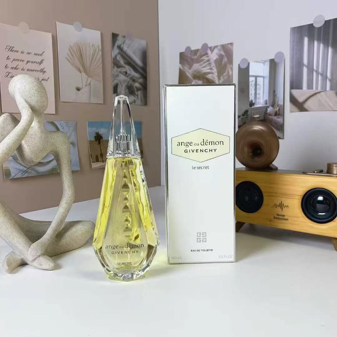 Givenchy Ange ou Démon Le Secret Eau de Toilette